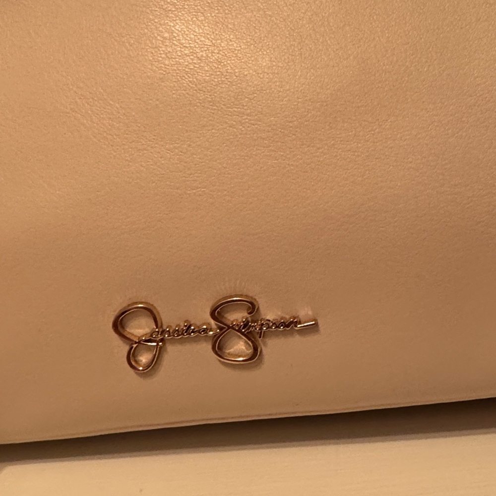 NWT Jessica Simpson Stylish Tan Woven Handbag with Gold Accents - Picture 8 of 8